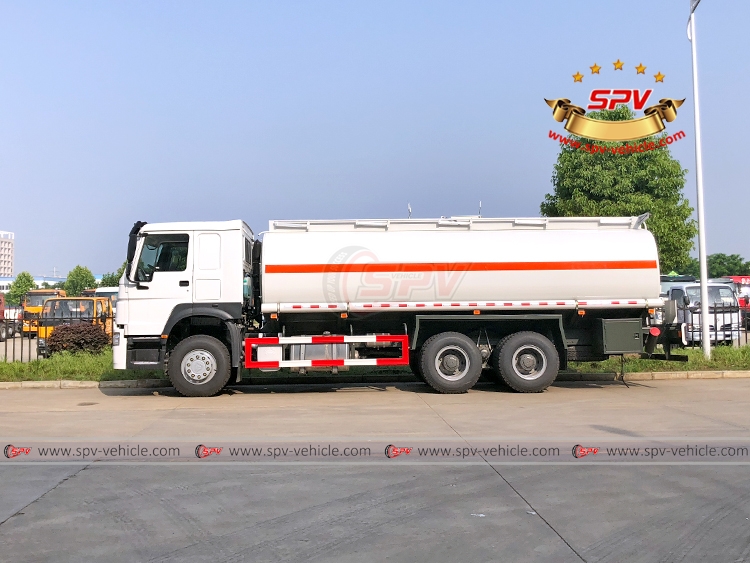 24,000 Litres Oil Tank Truck Sinotruck - LS 24,000 Litres Oil Tank Truck Sinotruck - LS